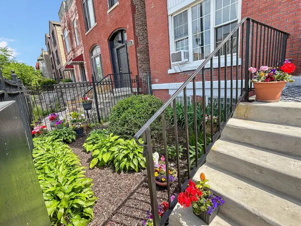 2953 W Warren BLVD #1, Chicago, IL 60612