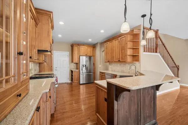 216 Larsdotter LN, Geneva, IL 60134