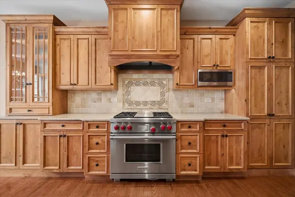 216 Larsdotter LN, Geneva, IL 60134