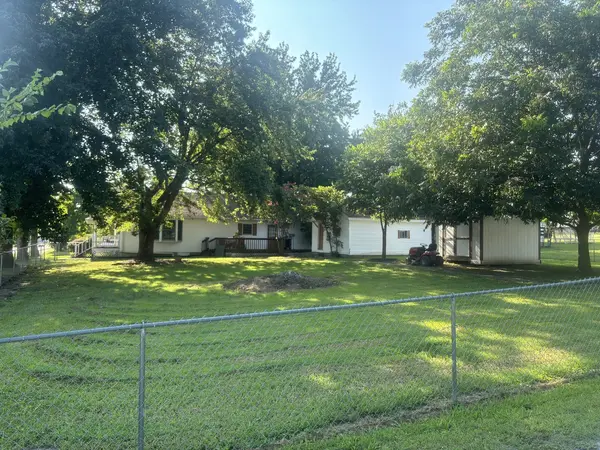 411 W Lincoln ST, Desoto, IL 62924
