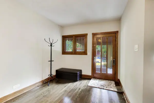 6616 N Bosworth AVE, Chicago, IL 60626