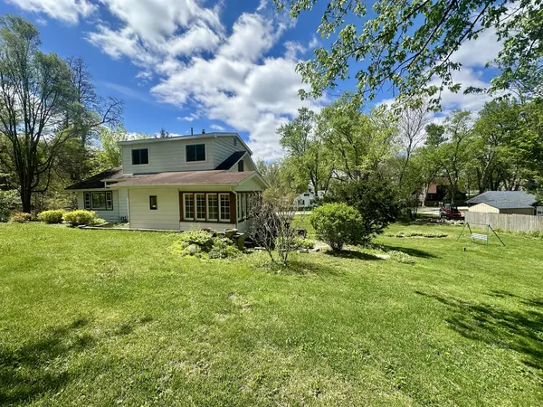 35397 N 1st AVE, Ingleside, IL 60041
