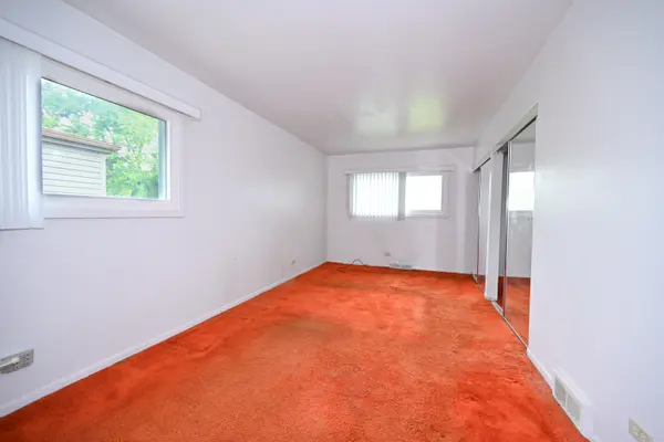 1322 S Arlington Heights RD, Arlington Heights, IL 60005