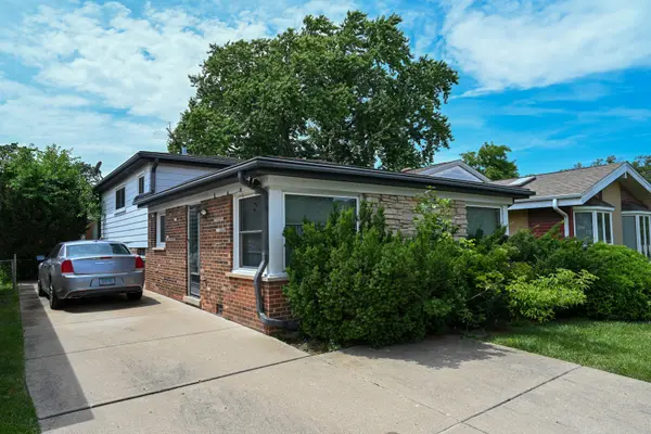 1322 S Arlington Heights RD, Arlington Heights, IL 60005