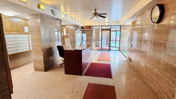 7337 S South Shore DR #620, Chicago, IL 60649