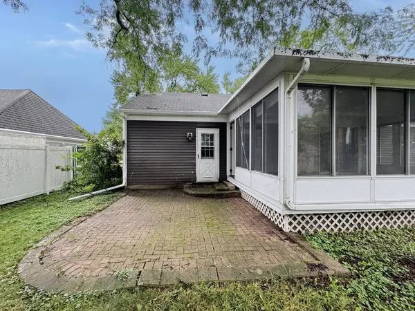 16 Somerset RD, Montgomery, IL 60538