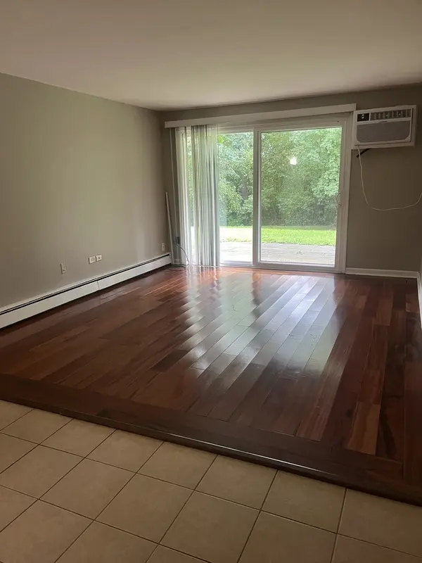 8429 W 101st TER #9-103, Palos Hills, IL 60465