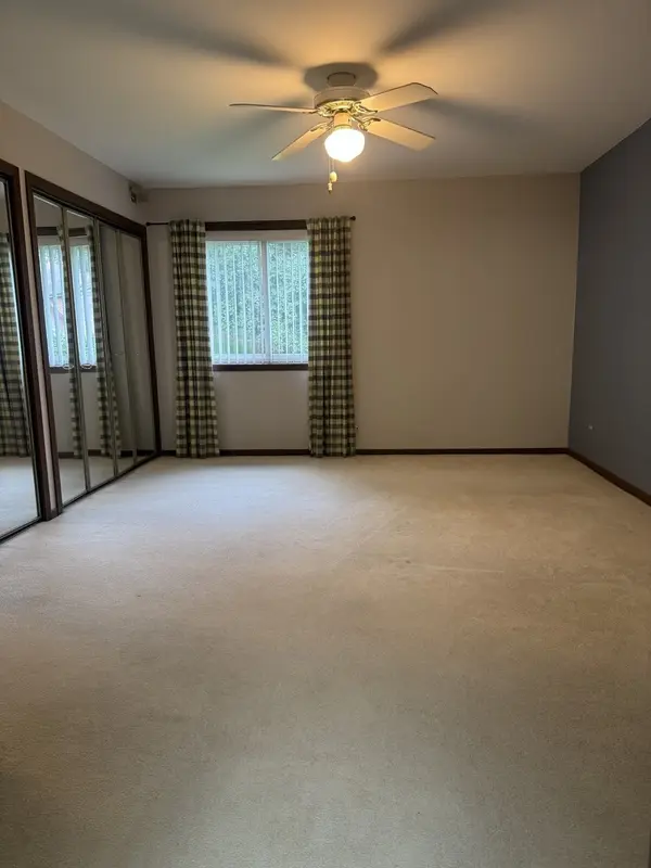 1857 Portsmouth DR #D, Lisle, IL 60532