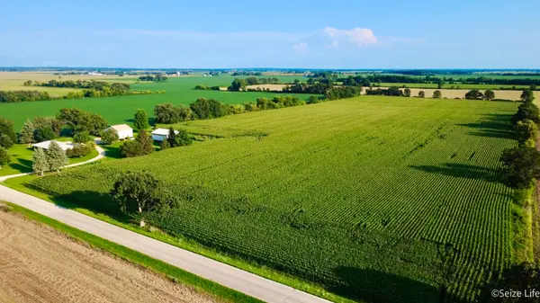 25811 Dunham RD, Garden Prairie, IL 61038
