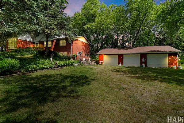 11012 Lucas RD, Woodstock, IL 60098