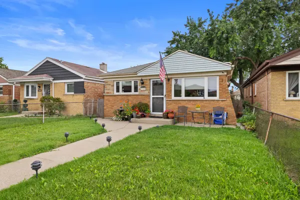 7736 Lotus AVE, Burbank, IL 60459