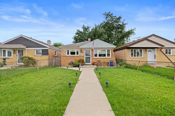 7736 Lotus AVE, Burbank, IL 60459