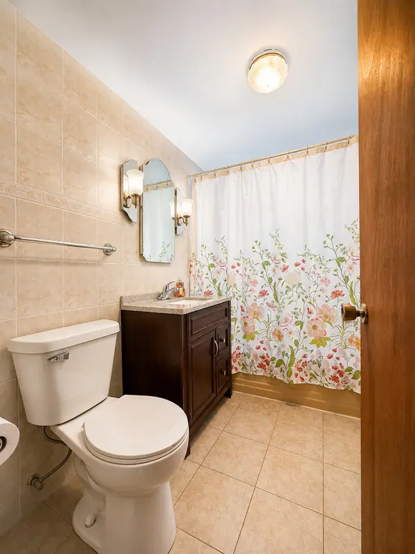 116 N May ST, Addison, IL 60101