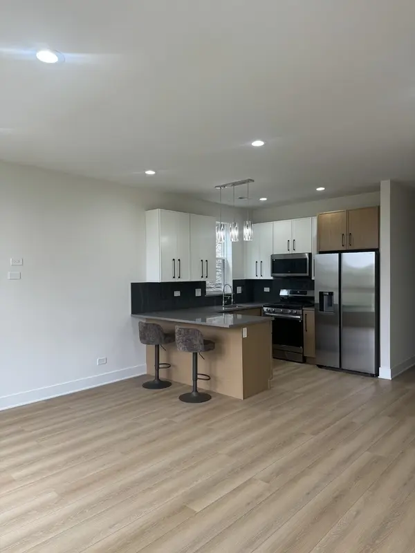 3723 S Lake Park AVE #1, Chicago, IL 60653