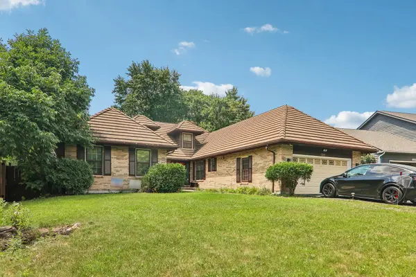 1213 Johnson DR, Naperville, IL 60540