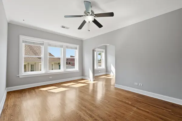 4856 W WARNER AVE #2N, Chicago, IL 60641