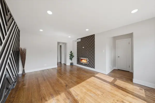 8642 S Indiana AVE, Chicago, IL 60619