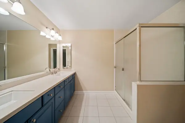 5645 S Cass AVE #301, Westmont, IL 60559