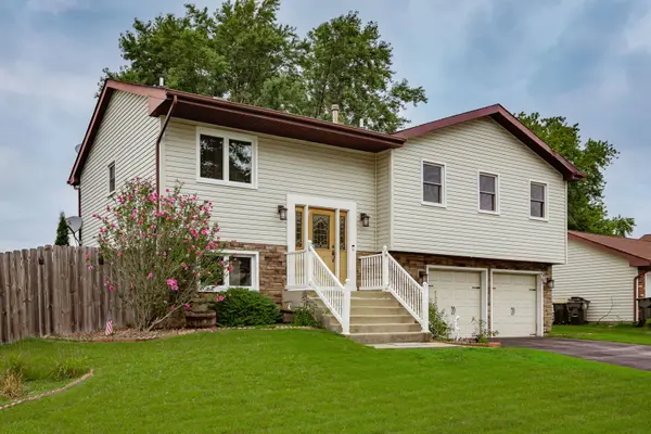 1780 Nautilus LN, Hanover Park, IL 60133