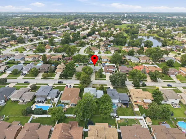 15606 Vista DR, Oak Forest, IL 60452