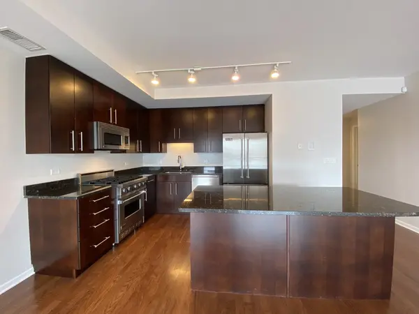 744 W Fullerton AVE #401, Chicago, IL 60614