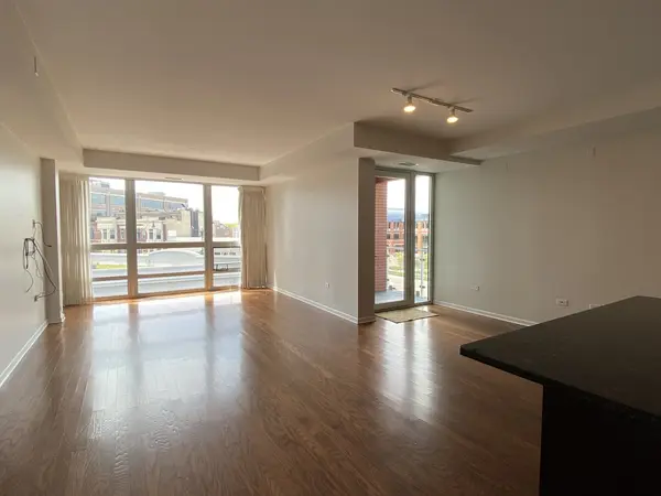 744 W Fullerton AVE #401, Chicago, IL 60614