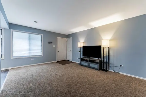 6236 Gold CIR #6236, Hanover Park, IL 60133