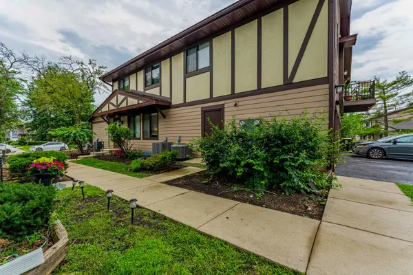 6236 Gold CIR #6236, Hanover Park, IL 60133