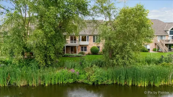 836 Wedgewood DR, Crystal Lake, IL 60014