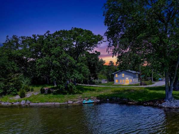 172 E Lakeview AVE, Round Lake Beach, IL 60073