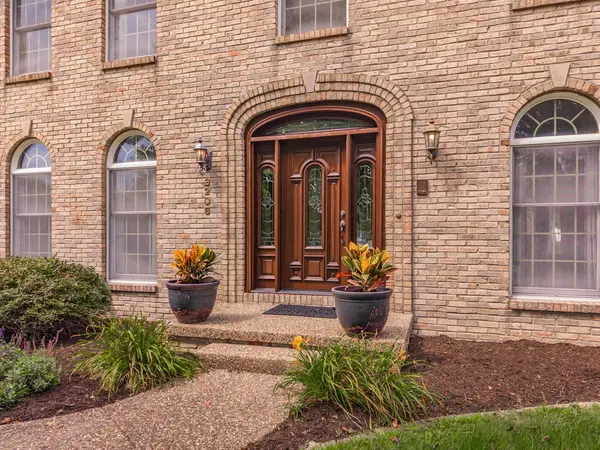 3206 Leafy LN, Bloomington, IL 61704