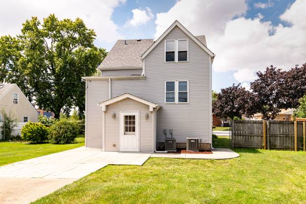 4829 Forster AVE, Schiller Park, IL 60176