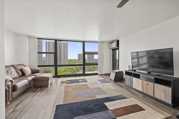 2605 S Indiana AVE #1007, Chicago, IL 60616