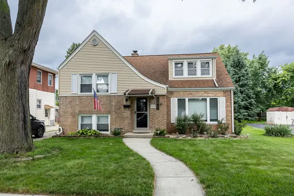 8024 S Christie AVE, Lyons, IL 60534