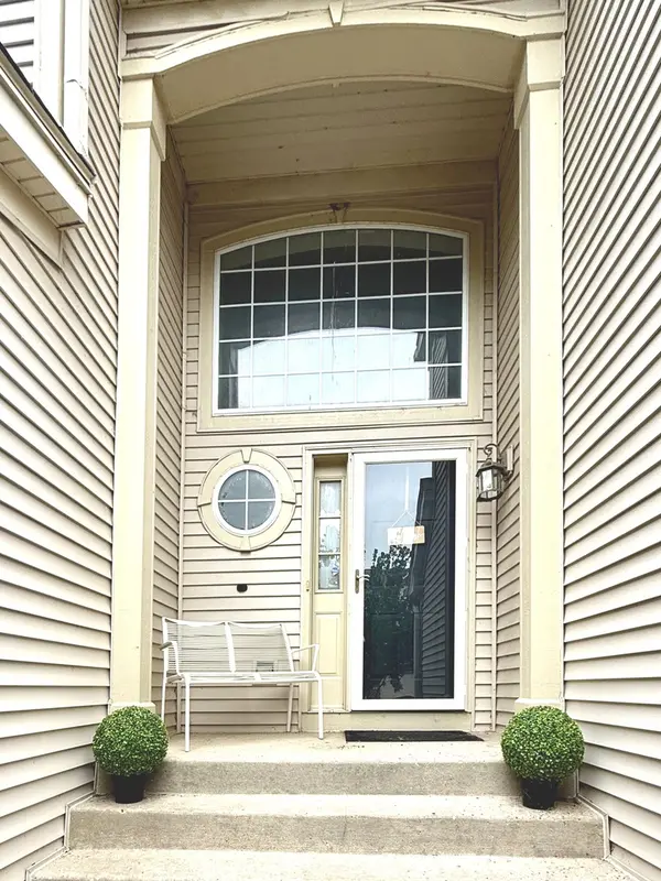 2320 Stonegate RD, Algonquin, IL 60102
