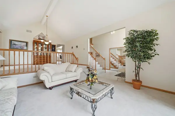 634 Primrose CIR, Matteson, IL 60443