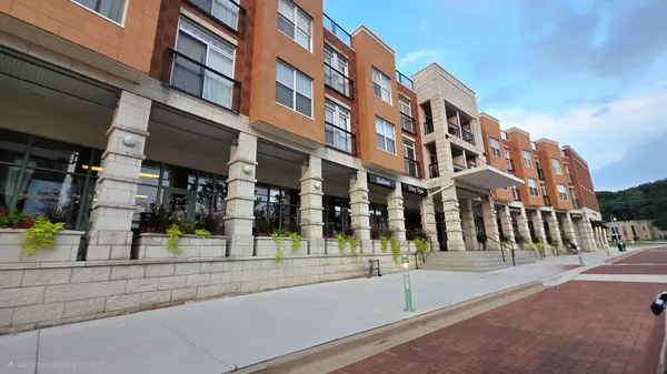 400 Village CIR #302, Willow Springs, IL 60480