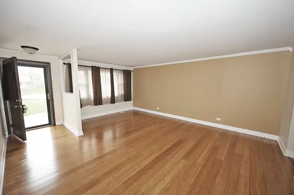 503 Case CT, Schaumburg, IL 60193