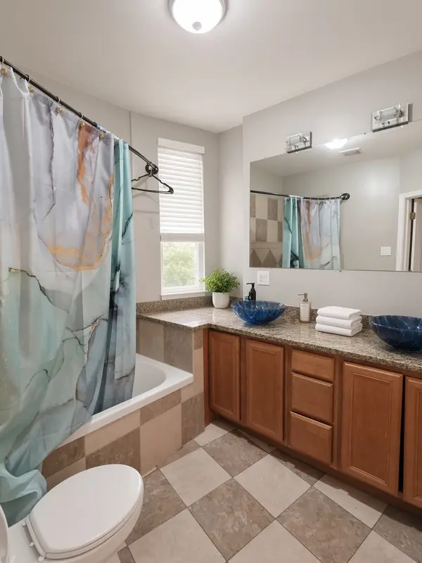 38 N Menard AVE #A3, Chicago, IL 60644