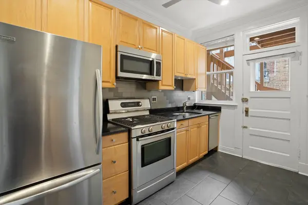 733 W Bittersweet PL #1E, Chicago, IL 60613