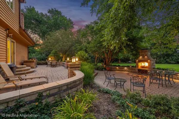 400 Bramble LN, Deer Park, IL 60010