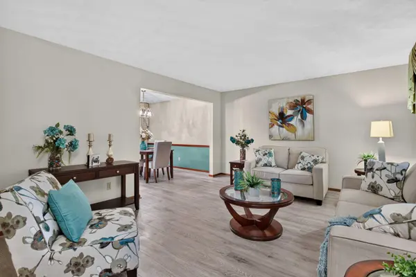 1555 Prairie Vista DR, Bettendorf, IA 52722
