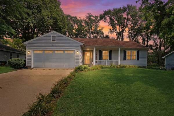 1612 N Leonard AVE, Mchenry, IL 60050