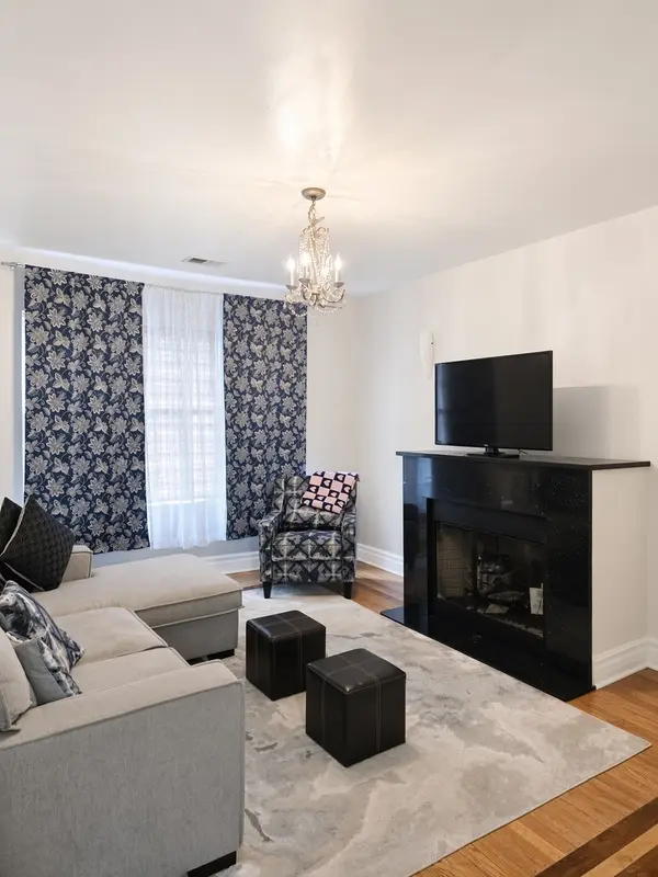 48 N Menard AVE #3A, Chicago, IL 60644