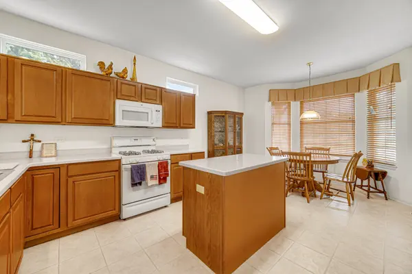12824 Deer Meadow LN, Huntley, IL 60142
