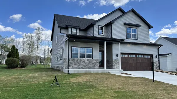 1306 Roberto RD, Mahomet, IL 61853