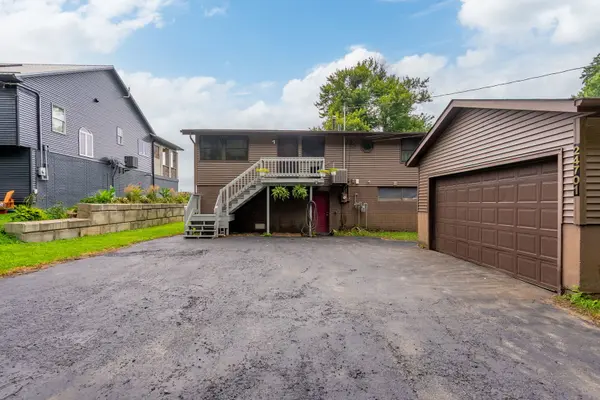 24701 178th ST, Pleasant Valley, IA 52767