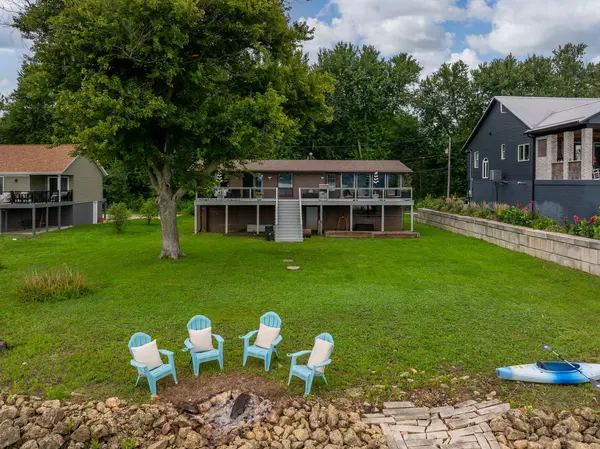 24701 178th ST, Pleasant Valley, IA 52767