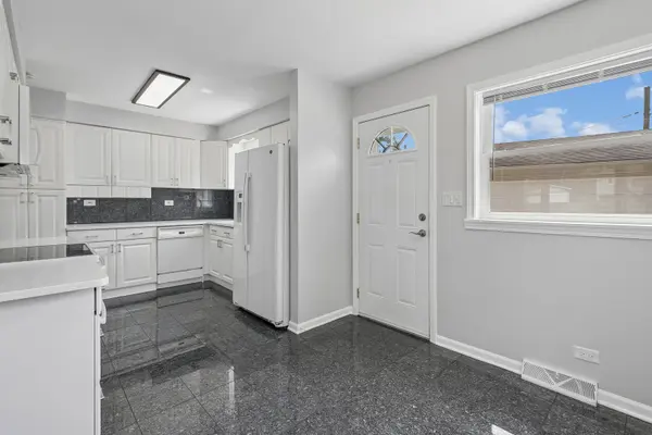 328 N Greenview AVE, Mundelein, IL 60060