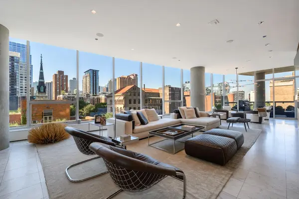 30 W Oak ST #7B, Chicago, IL 60610
